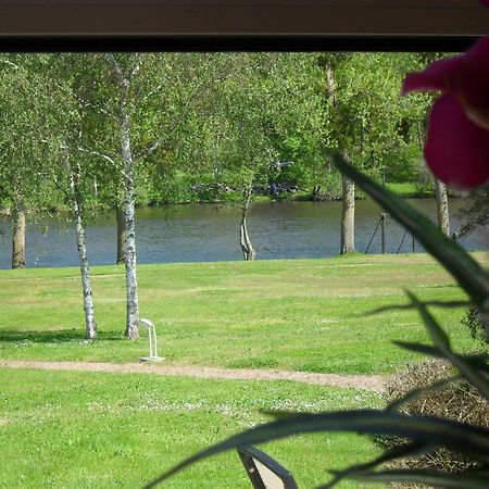 Logis Hotel Val De Vienne Le Vigeant Eksteriør bilde
