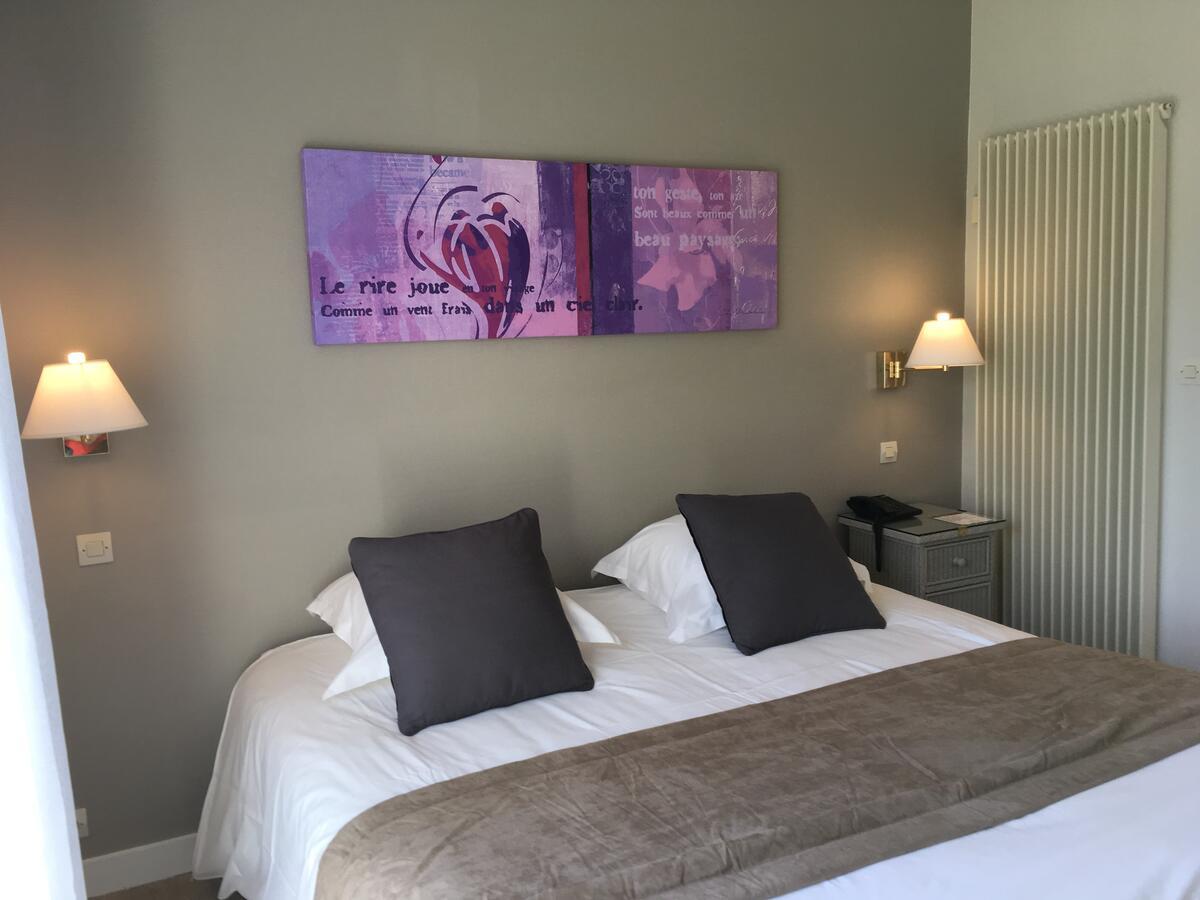 Logis Hotel Val De Vienne Le Vigeant Eksteriør bilde