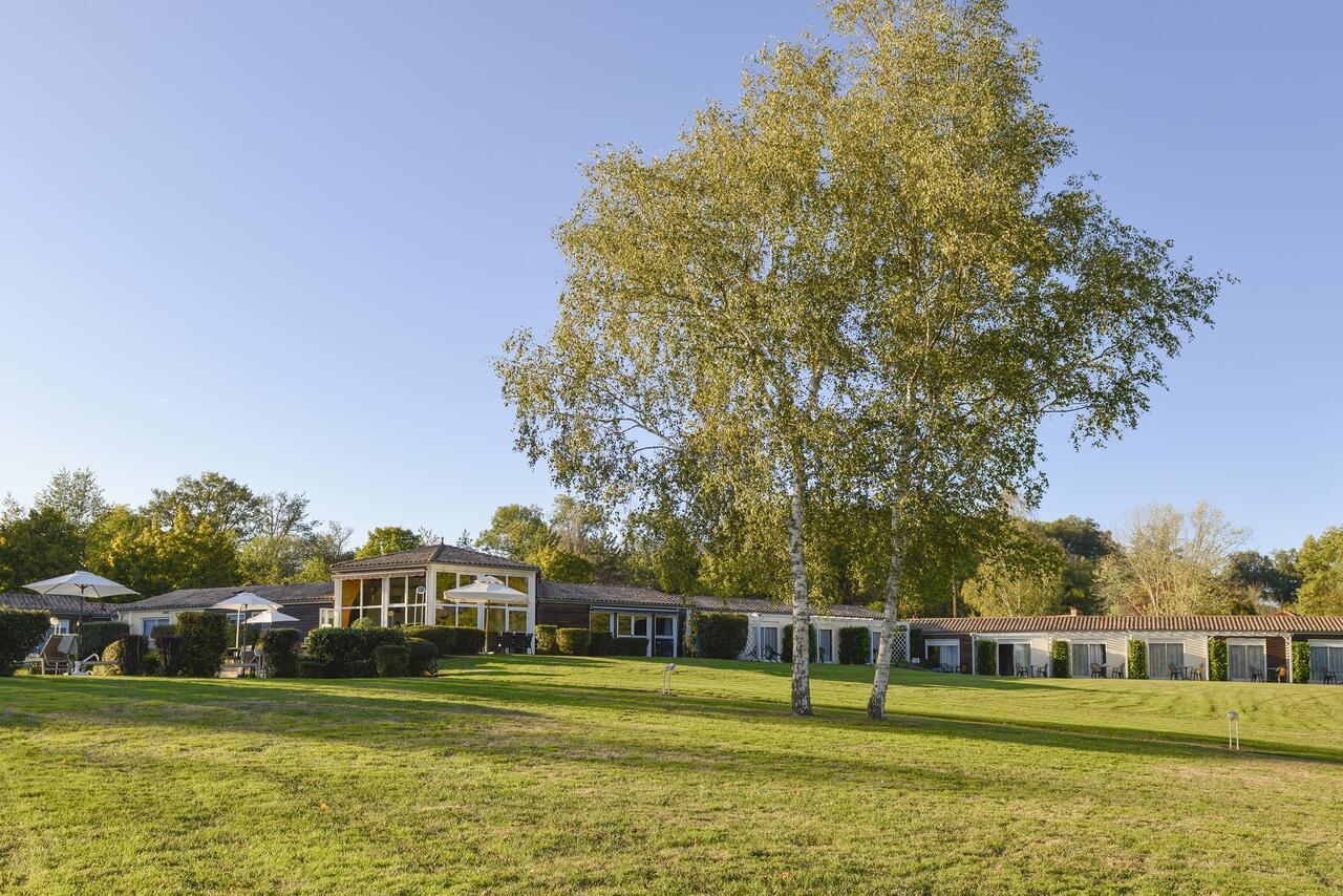 Logis Hotel Val De Vienne Le Vigeant Eksteriør bilde