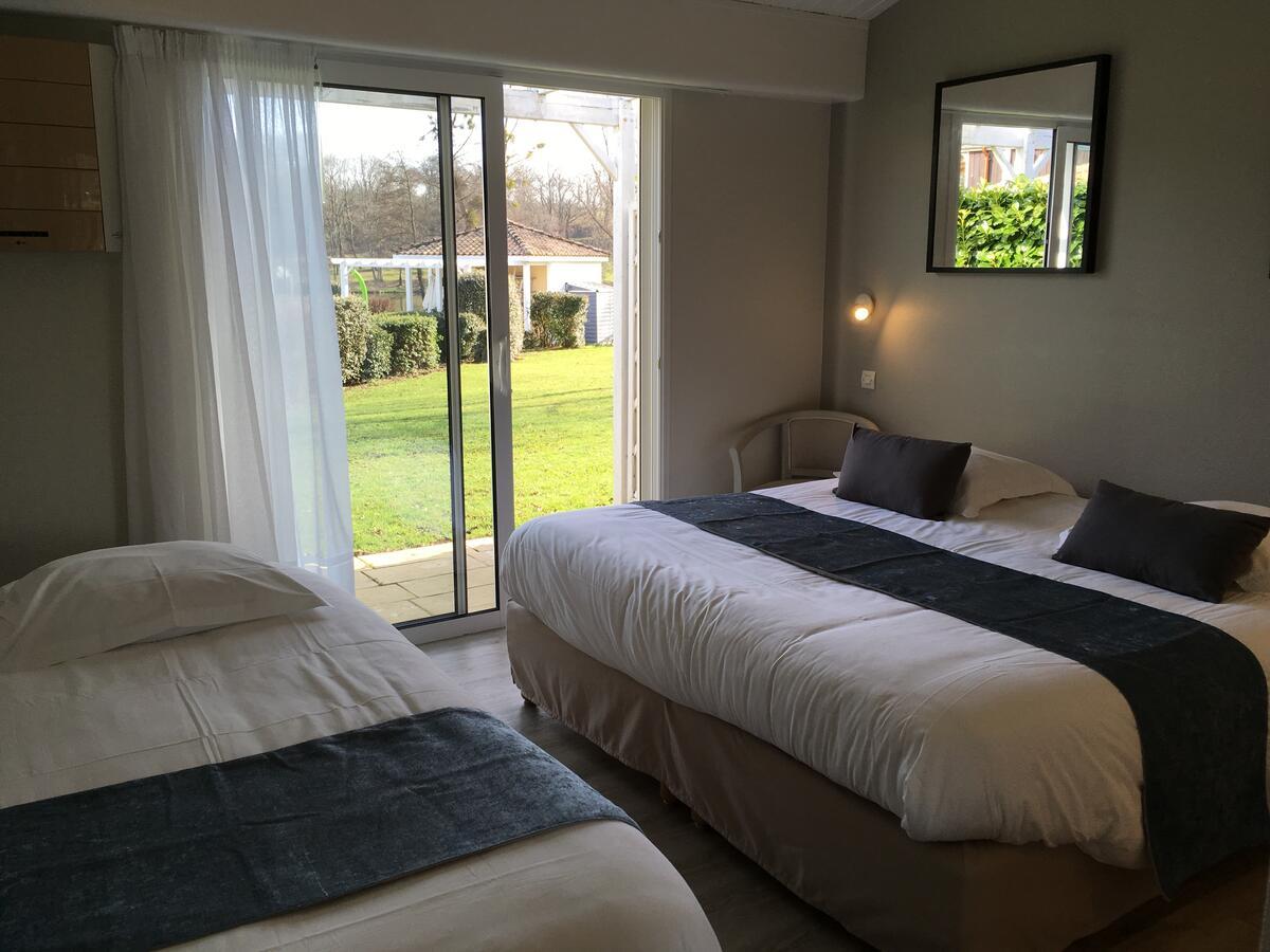 Logis Hotel Val De Vienne Le Vigeant Eksteriør bilde