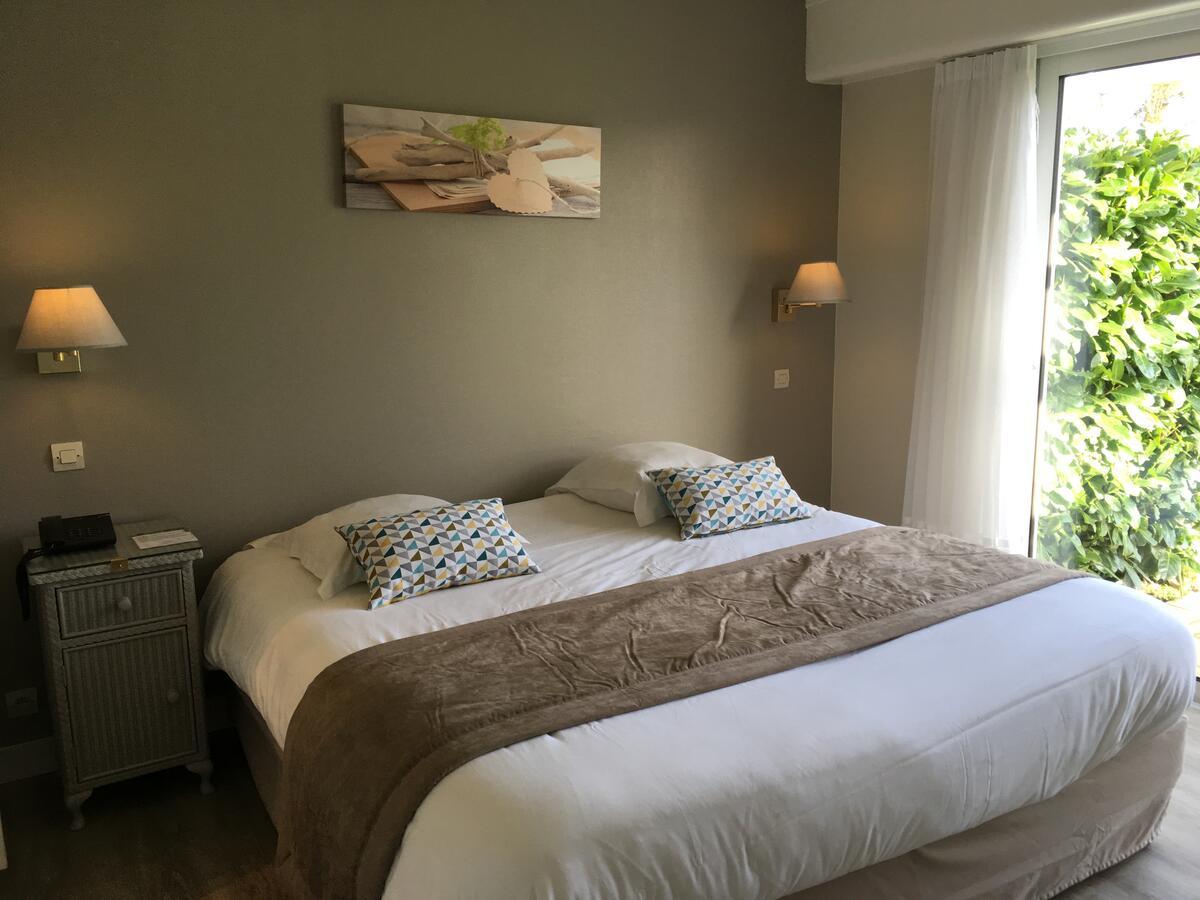 Logis Hotel Val De Vienne Le Vigeant Eksteriør bilde