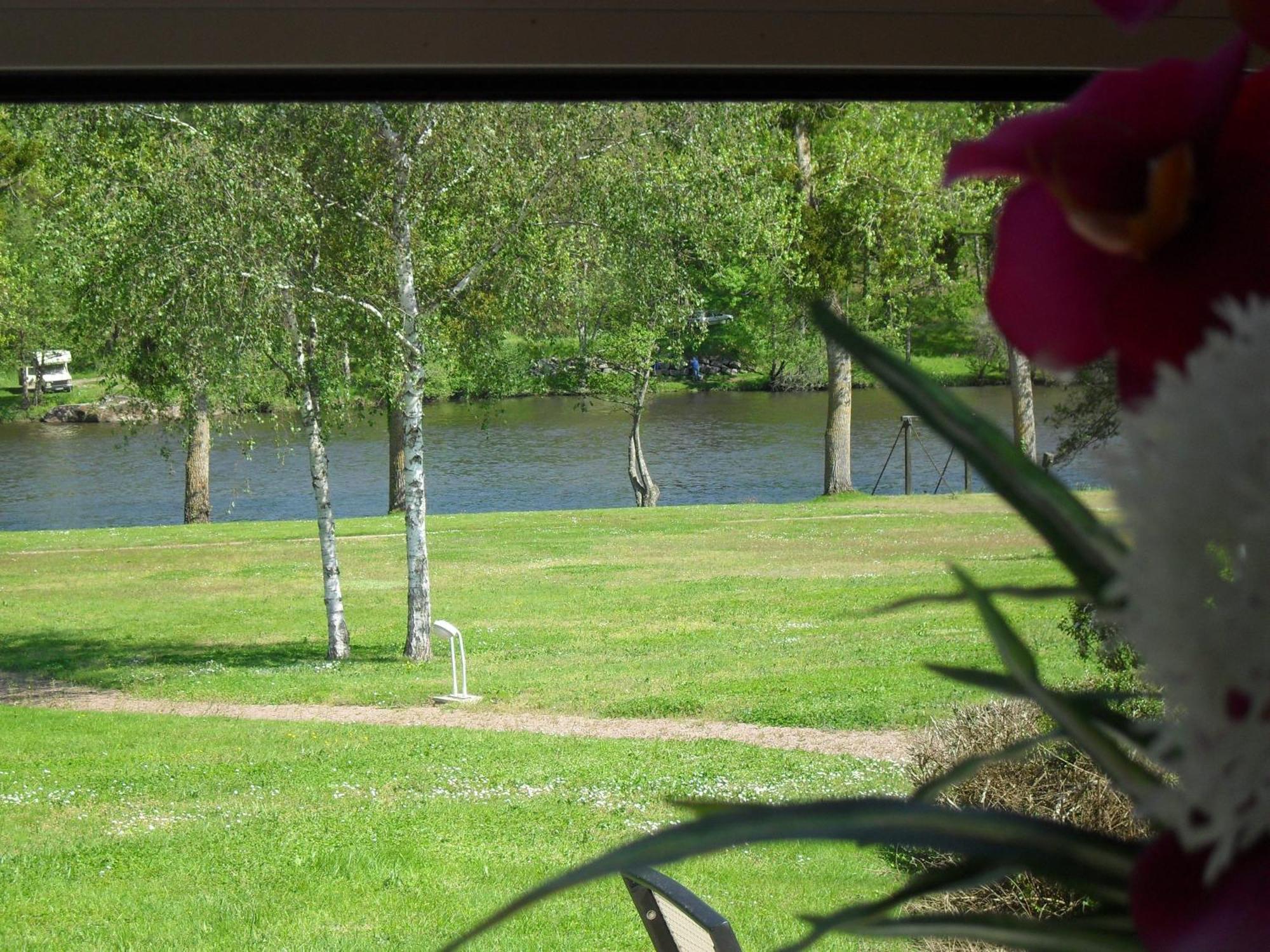 Logis Hotel Val De Vienne Le Vigeant Eksteriør bilde