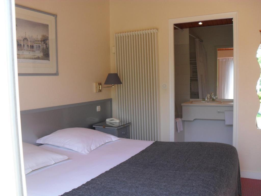 Logis Hotel Val De Vienne Le Vigeant Rom bilde