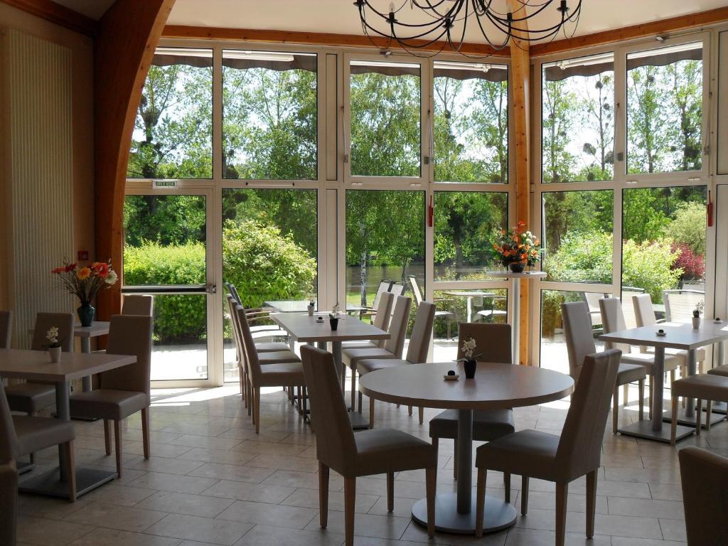 Logis Hotel Val De Vienne Le Vigeant Eksteriør bilde