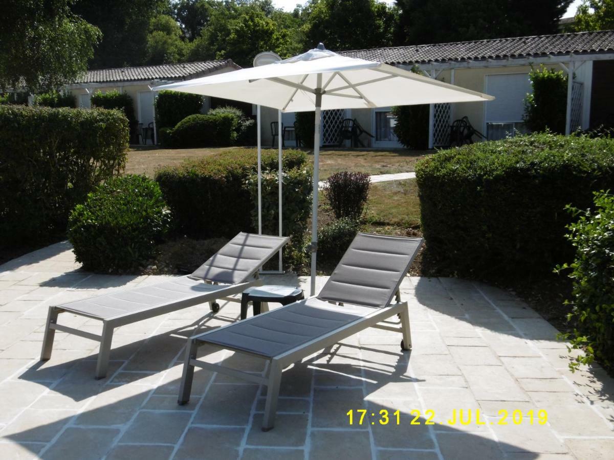 Logis Hotel Val De Vienne Le Vigeant Eksteriør bilde